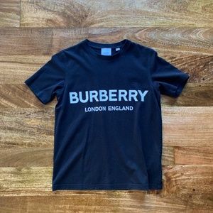 Burberry black t-shirt w logo